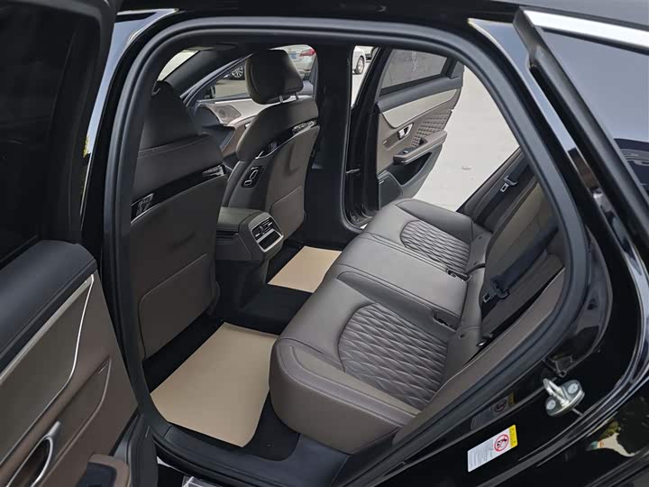 Фото 7 - BYD Han