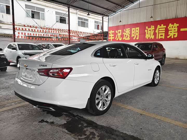 Фото 8 - Chevrolet Malibu XL