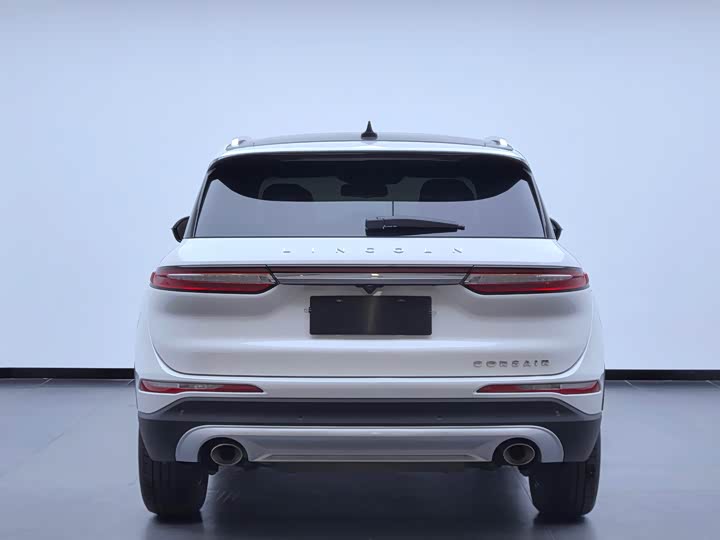 Фото 4 - Lincoln Corsair