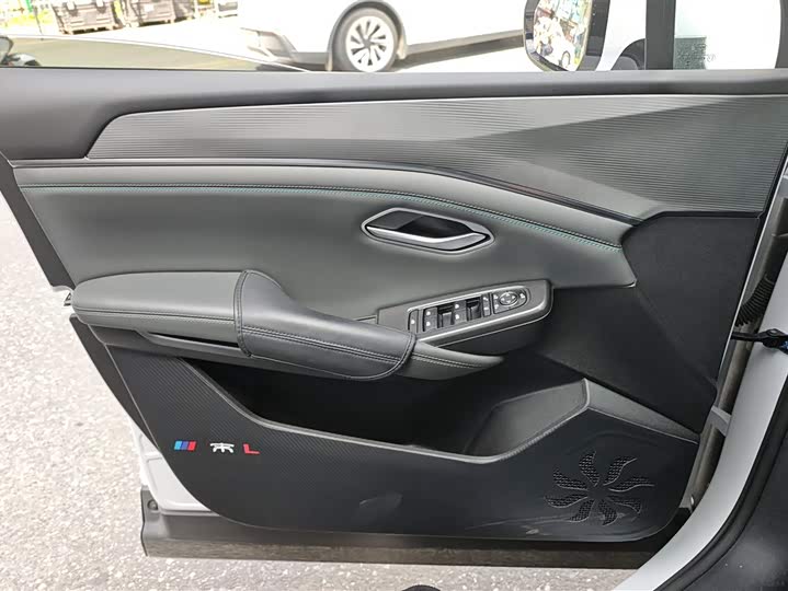 BYD Song L DM-i Hybrid 2025 2025款 智驾版 112km 领先型