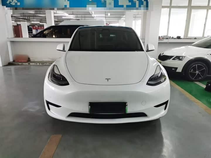 Zdjęcie 3 - Tesla Model Y