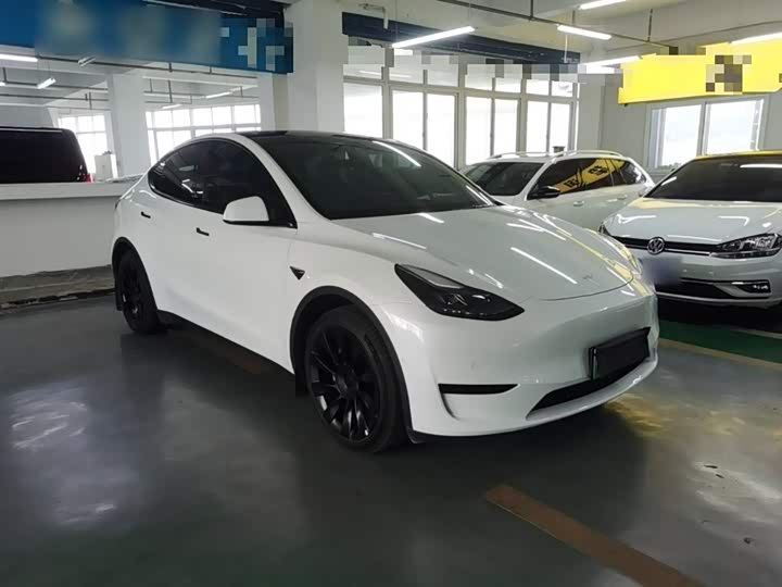 Zdjęcie 4 - Tesla Model Y
