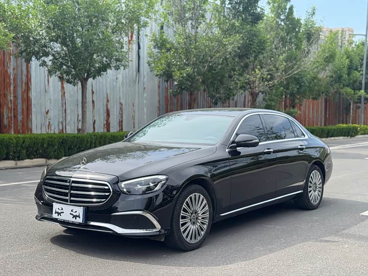 Zdjęcie 1 - Mercedes-Benz E-Class