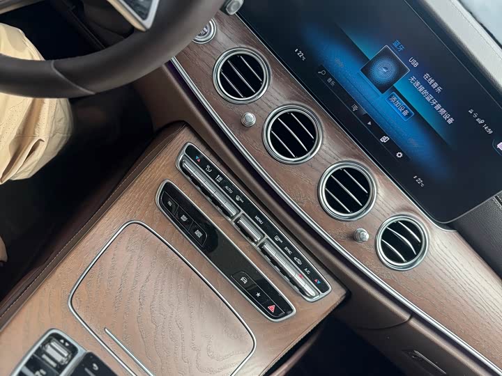 Zdjęcie 5 - Mercedes-Benz E-Class