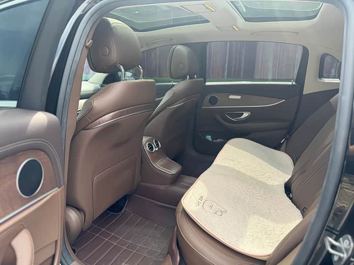 Zdjęcie 7 - Mercedes-Benz E-Class