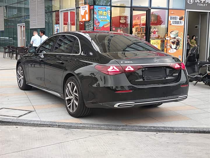 Zdjęcie 7 - Mercedes-Benz E-Class