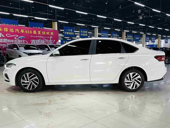 Фото 5 - Volkswagen Lavida