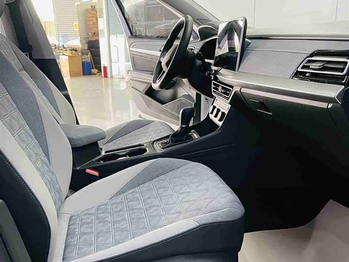 Фото 6 - Volkswagen Lavida