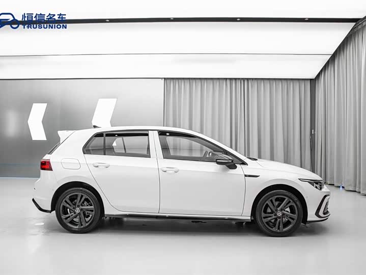Фото 4 - Volkswagen Golf