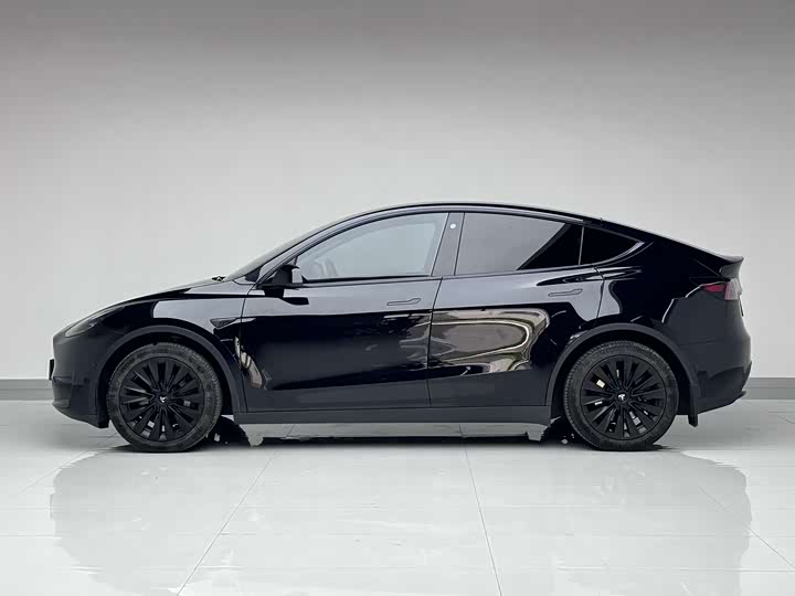Zdjęcie 2 - Tesla Model Y