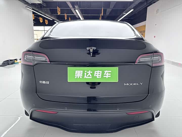 Zdjęcie 4 - Tesla Model Y
