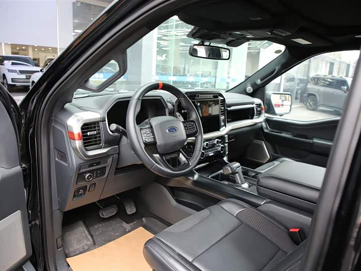 Photo 5 - Ford F-150 Raptor