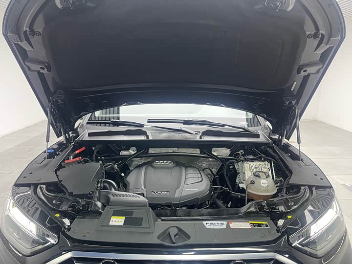 Фото 7 - Audi Q5L