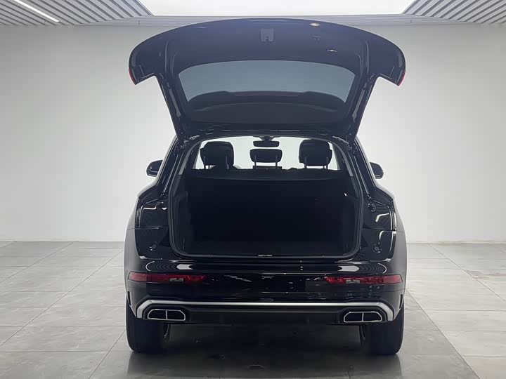Фото 8 - Audi Q5L