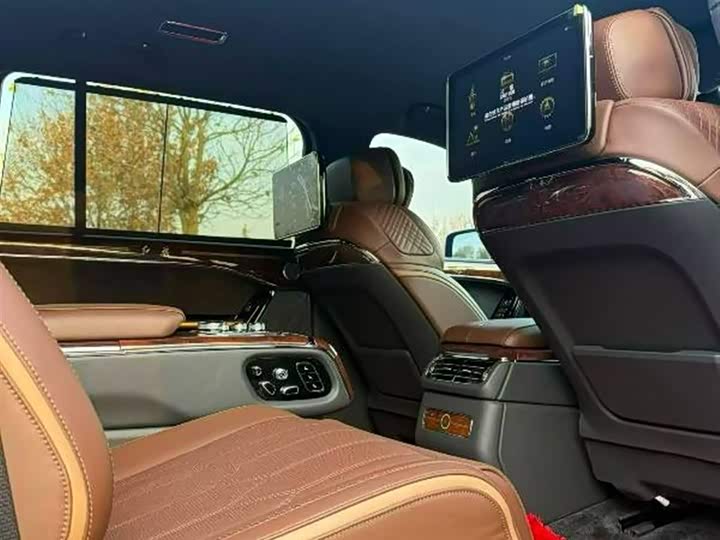 Hongqi LS7 (Guoyao) 2022 2022款 4.0T 尊爵旗舰版 4座
