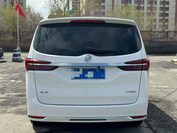 Photo 8 - Buick GL8 ES