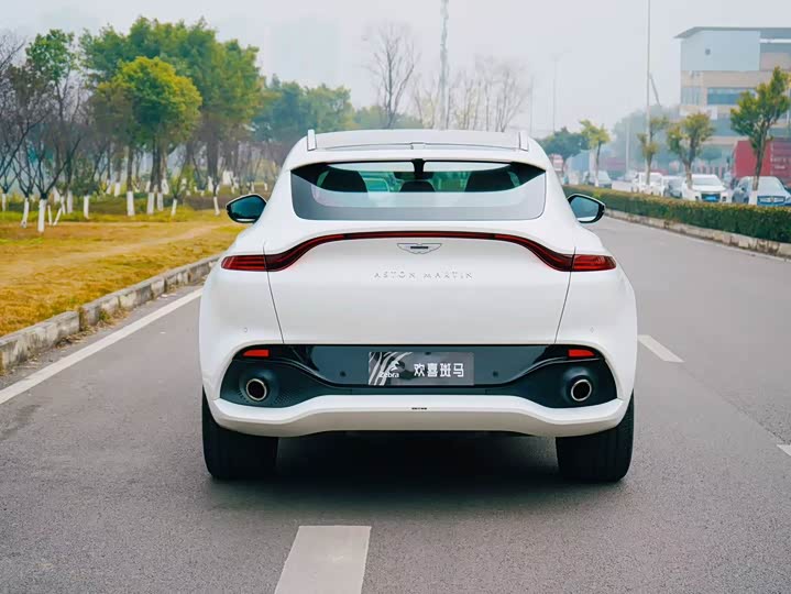 Фото 5 - Aston Martin DBX