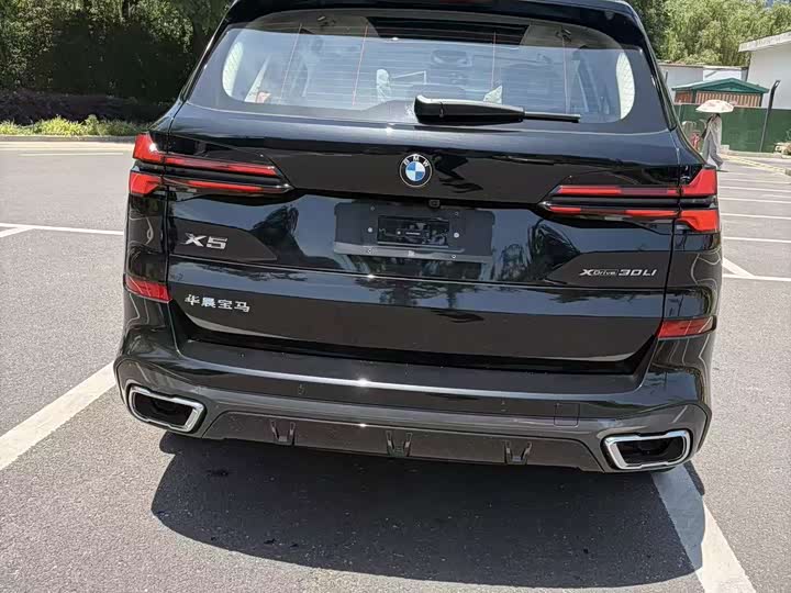 BMW X5 2026 2026款 xDrive 30Li 尊享型M运动曜夜套装