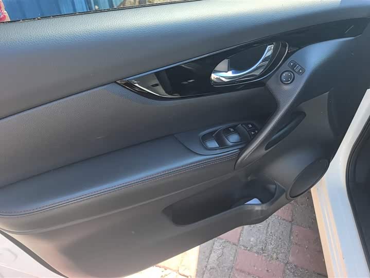 Zdjęcie 7 - Nissan Qashqai