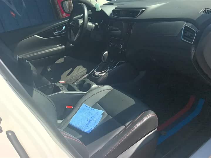 Zdjęcie 8 - Nissan Qashqai