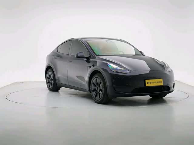 Zdjęcie 3 - Tesla Model Y