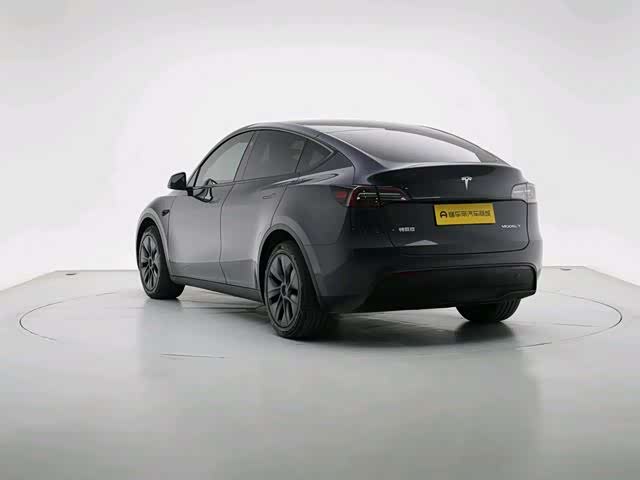 Zdjęcie 7 - Tesla Model Y