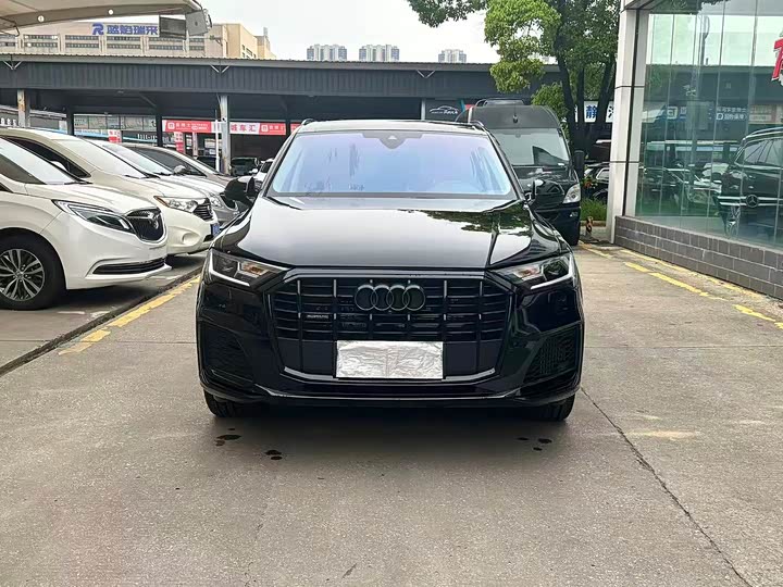 Фото 2 - Audi Q7