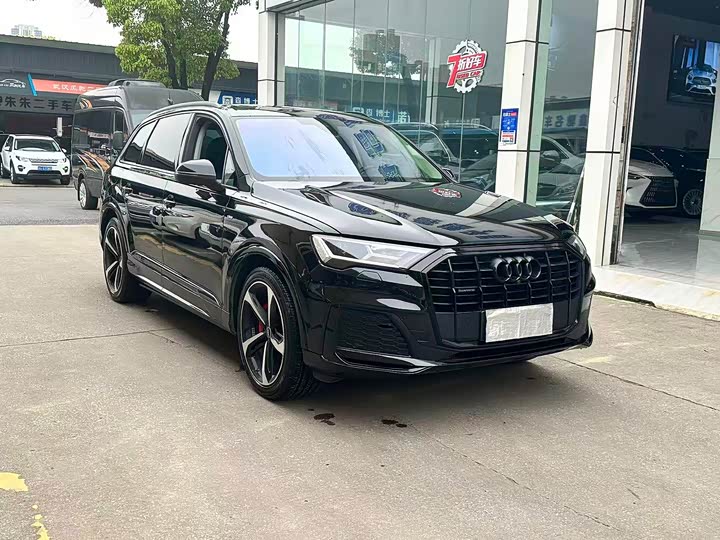 Фото 3 - Audi Q7