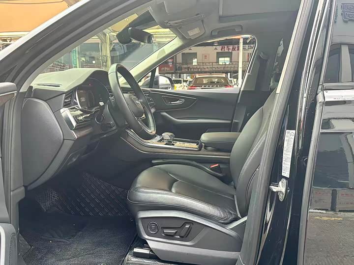 Фото 4 - Audi Q7