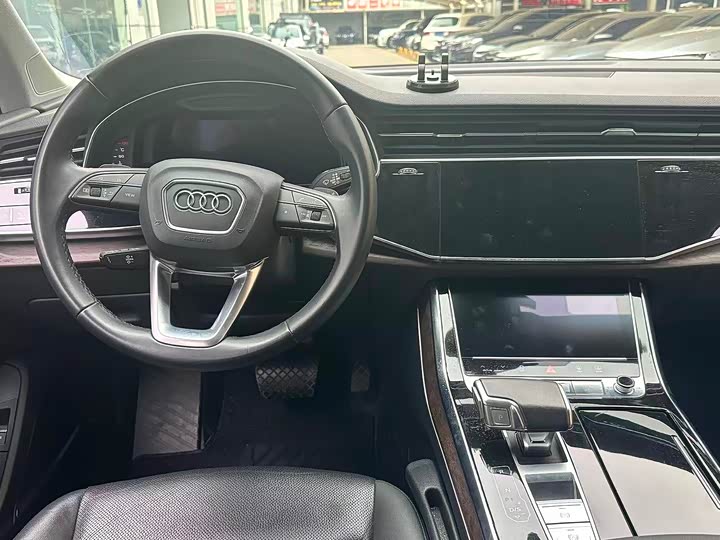 Фото 5 - Audi Q7
