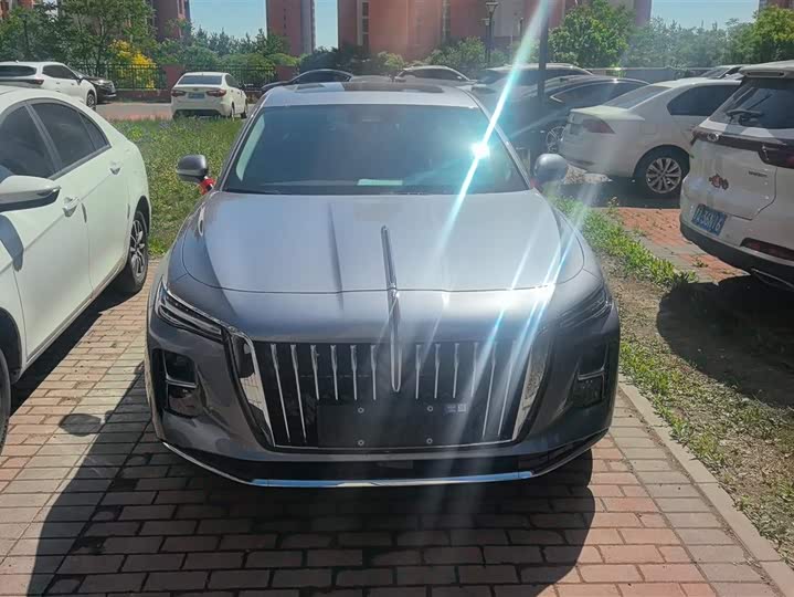 Фото 2 - Hongqi H5 Hybrid