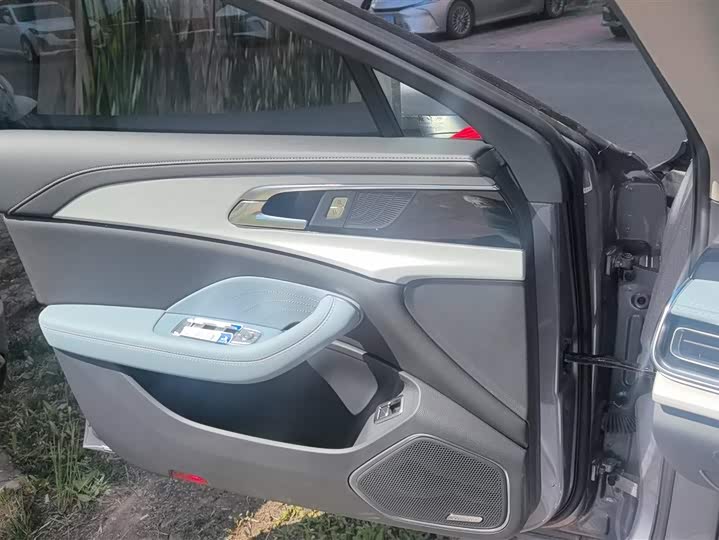 Фото 7 - Hongqi H5 Hybrid