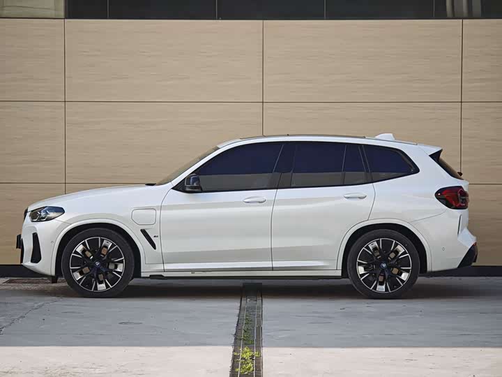 2024 BMW iX3