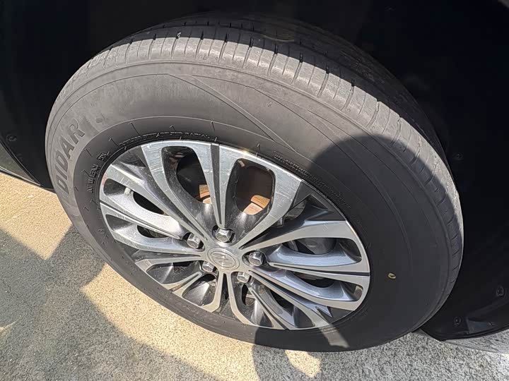 Фото 5 - Buick GL8 ES