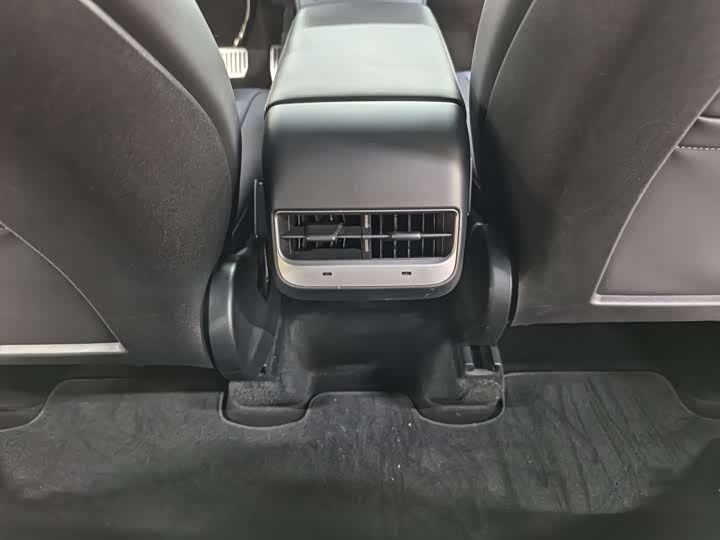 Photo 7 - Tesla Model Y