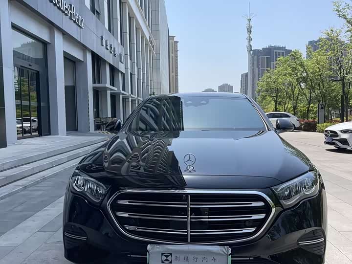 صورة 2 - Mercedes-Benz E-Class Hybrid