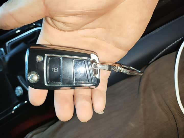 Volkswagen Tharu 2025 2025款 新锐 300TSI 锐享版