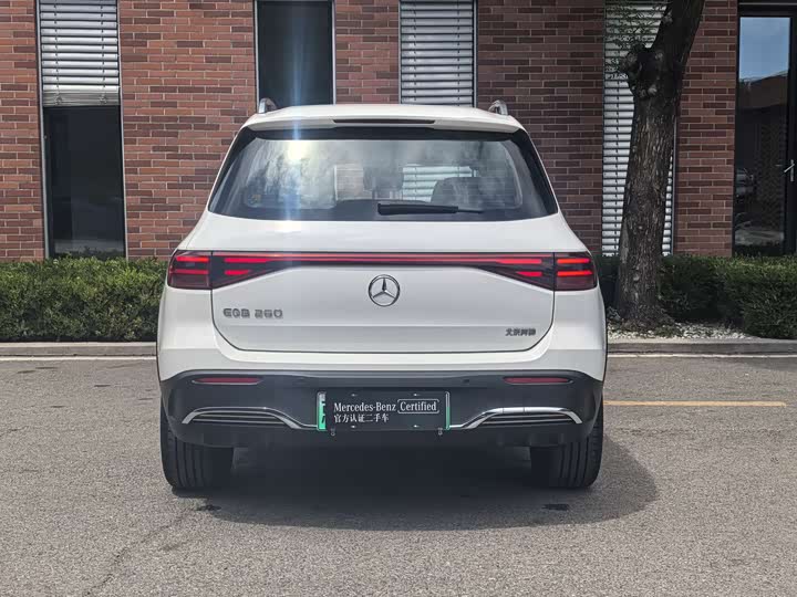 2025 Mercedes-Benz EQB