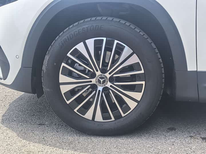 Фото 9 - Mercedes-Benz EQB