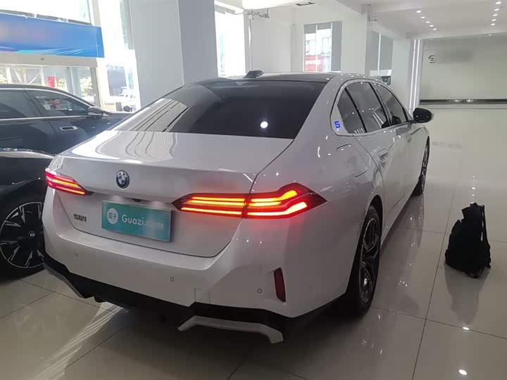 BMW i5 2025 2025款 eDrive 40L M运动套装