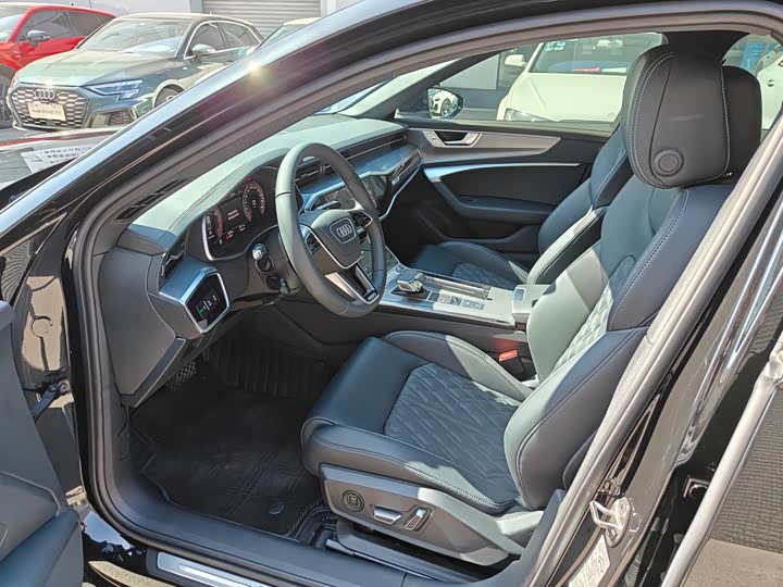 Photo 8 - Audi A6L