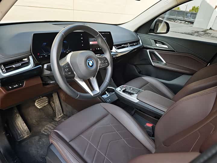 BMW iX1 2025 2025款 eDrive25L X设计套装