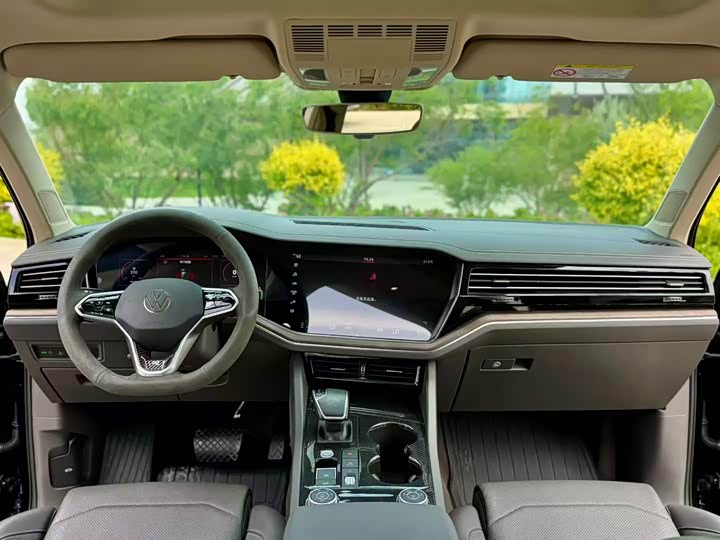 Volkswagen Touareg 2022 2022款 3.0TSI 锐享版 曜黑运动套装