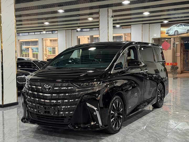 Фото 1 - Toyota Alphard