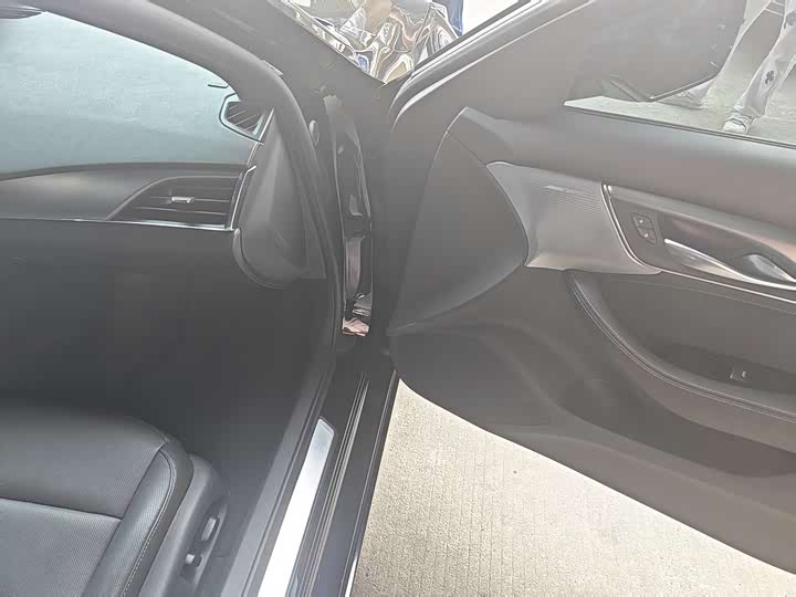 Фото 6 - Cadillac CT5