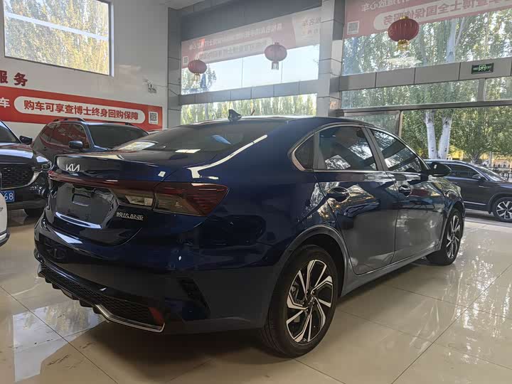 Kia K3 2023 2023款 1.5L CVT尊贵版