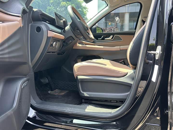 Chery Tiggo 8L 2024 2024款 2.0T 两驱豪华版 7座