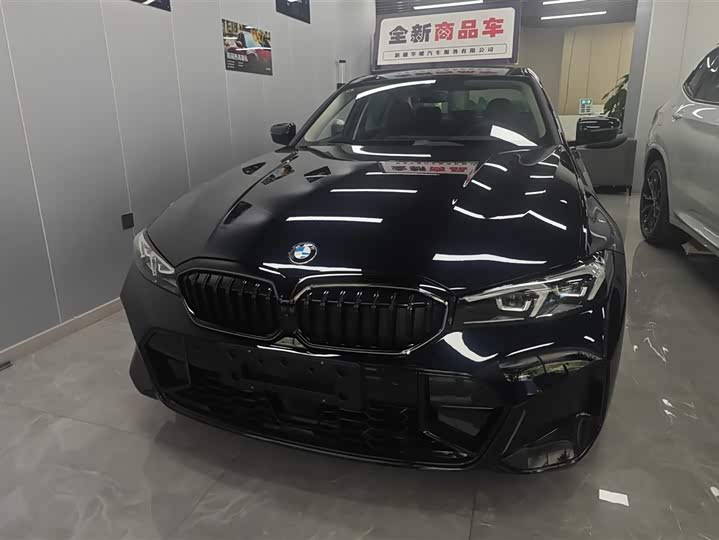 BMW 3 Series 2024 2024款 330Li M运动曜夜套装