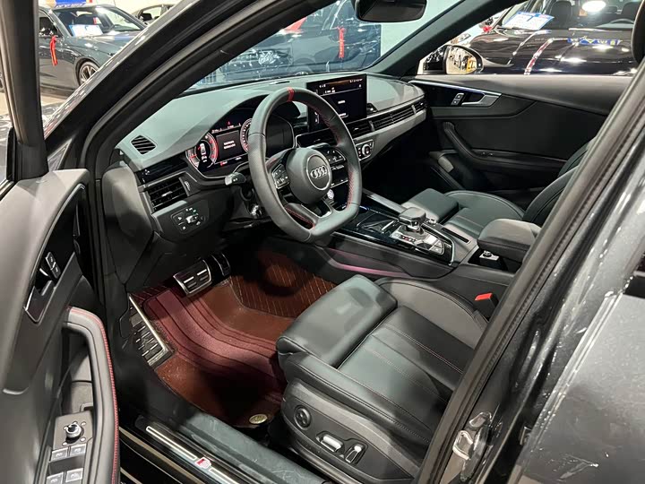 Фото 7 - Audi A4L