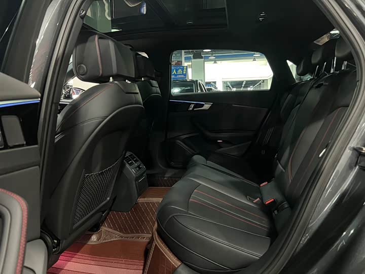 Фото 8 - Audi A4L